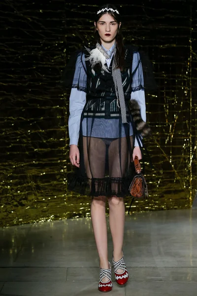 Look 32